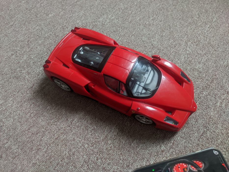 Автомобиль на радиоуправлении Ferrari Enzo Bluetooth 1:16 Silverlit