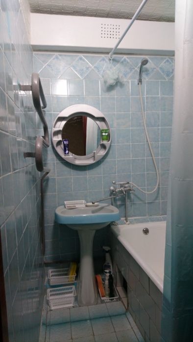 Здам кімнату  прохідну  для 1 дівчини (не здана) без хозяйки в Центрі