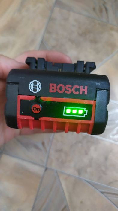 Батарея акумулятор bosch 18v 4,0 Ah.