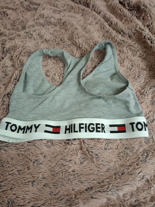 Tommy Hilfiger s