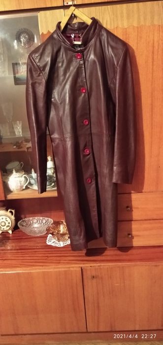 Продам кожаное пальто
