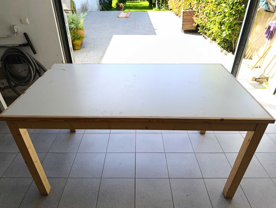 Mesa de Trabalho / Bancada com Estrutura em Madeira – 1,60 m x 1,00 m