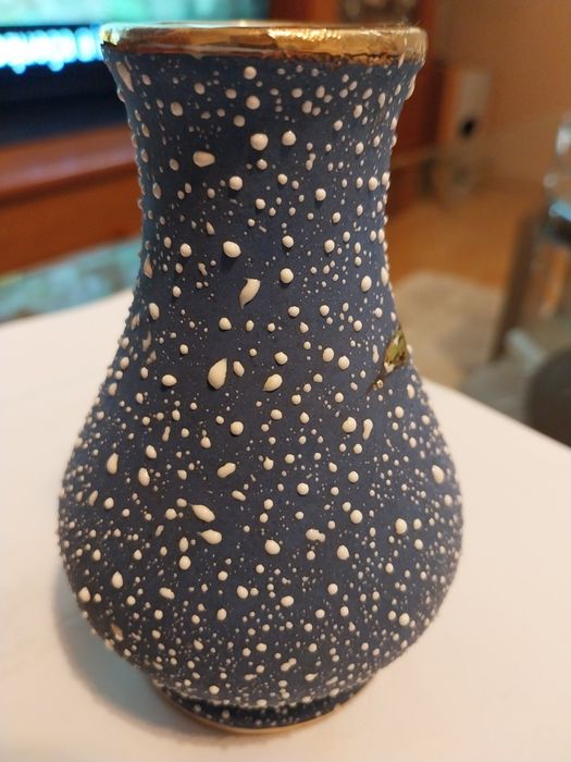 Faiança antiga de Aradas (Aveiro) com detalhes em dourado