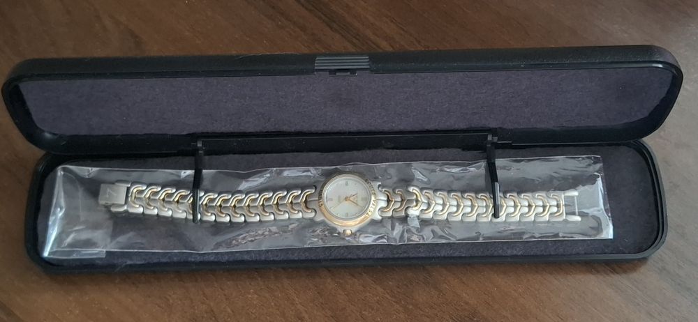 Женские часы Louis Valès Paris с японским механизмом Seiko