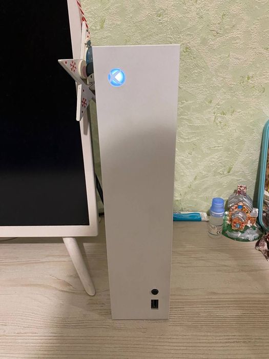 XBox Series S + 2 геймпади