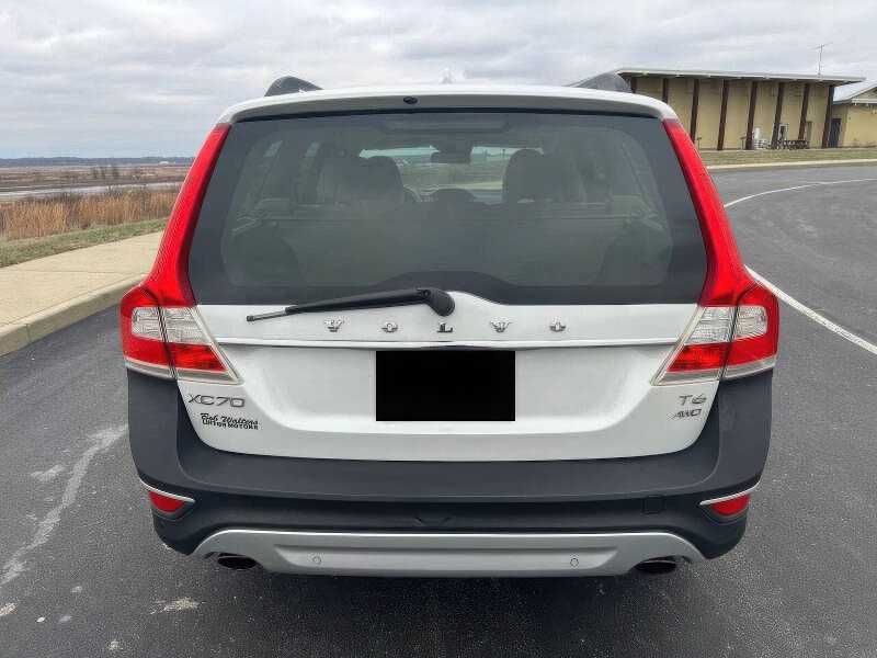 2015 Volvo XC70 T6 Premier Plus