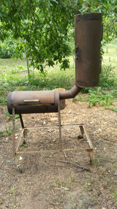 Мангал-коптилка із  металевих труб діаметром 300 мм