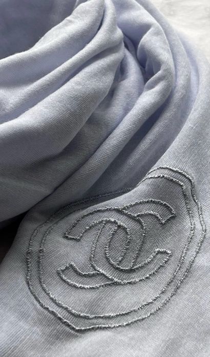 Chanel шарф нежно голубой.