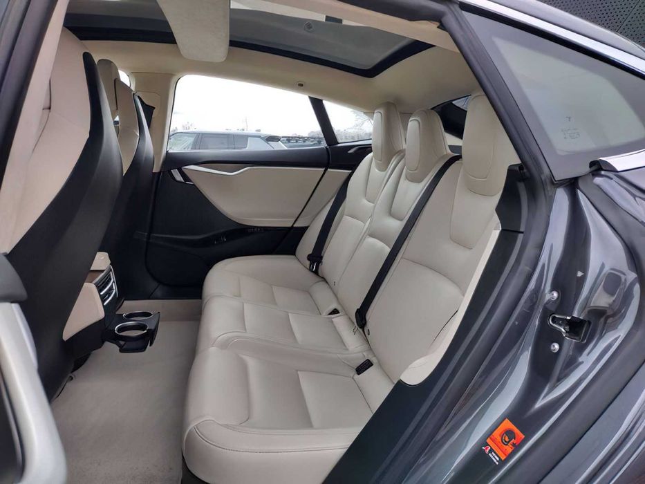 Tesla Model S 100D      2017