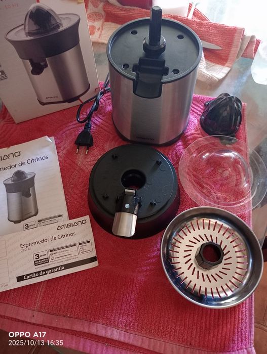 Espremedor de citrinos novo