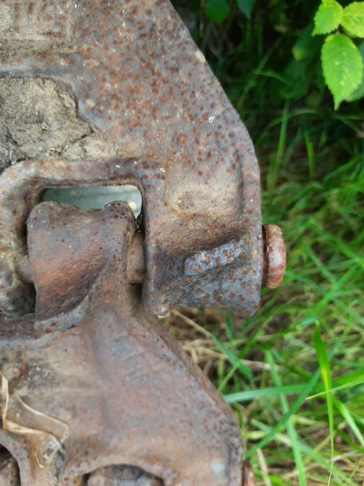 Трактор ДТ-75 з новою гусіння