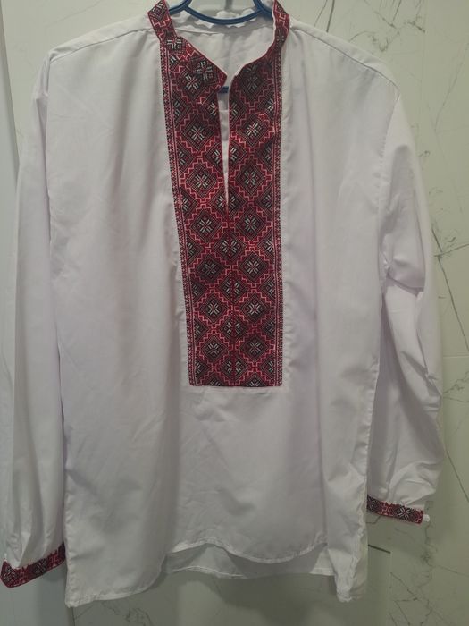 Вишиванки чоловічі