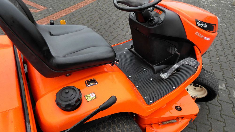 Traktorek kosiarka KUBOTA GR2100 Diesel 4x4 (081208.5) - Baras