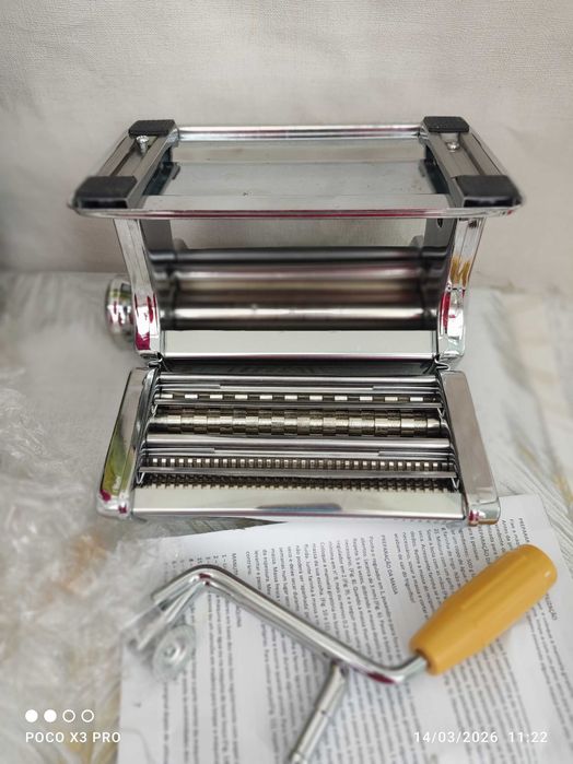 Máquina manual para fazer massa fresca