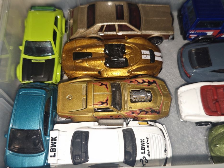 14 Hot Wheels de coleção