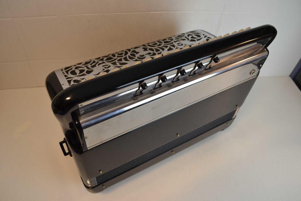Acordeao Cavagnolo Vedeta 10 4 Voz.  N 315