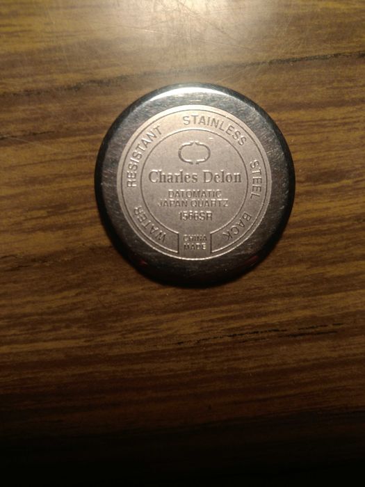Relógio de pulso masculino da Charles Delon.