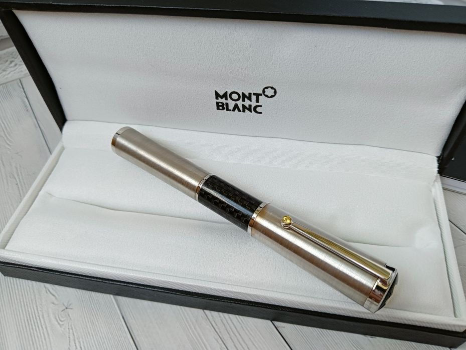 Кулькова металева ручка роллер Махатма Ганди карбон