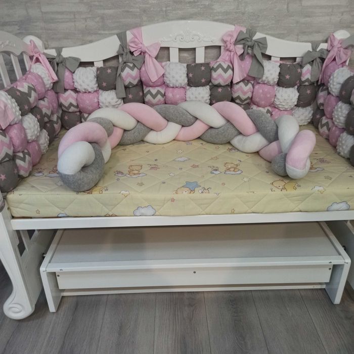 Дитяче ліжко в повному комплекті