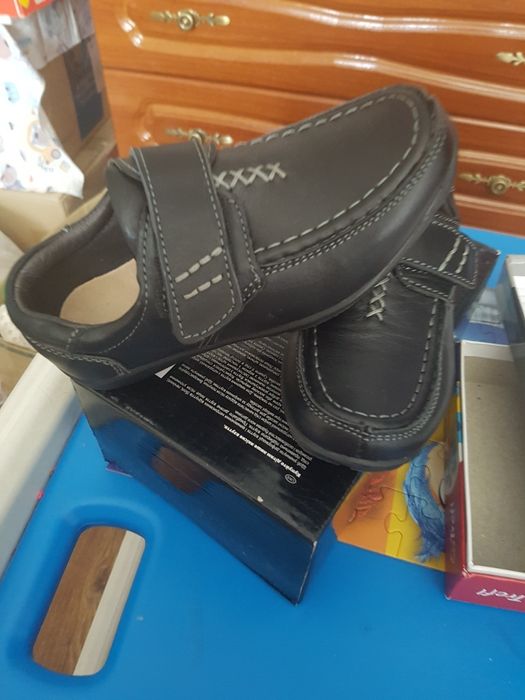 Продам детские туфли