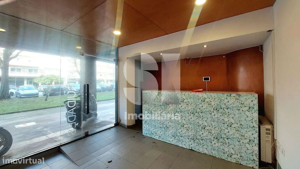 Store with 208 m² - Póvoa de Varzim City Center