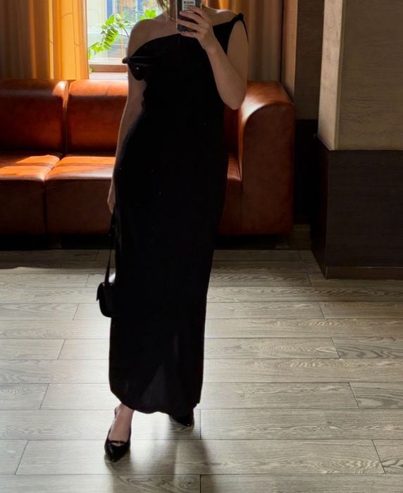 Сукня cher 17, чорна на одне плече