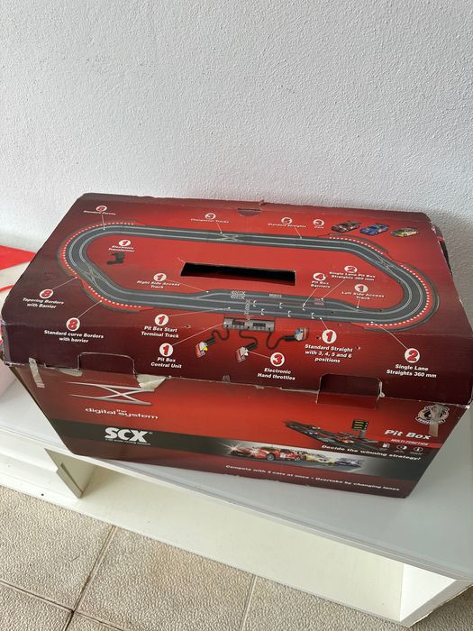 Pista de carros SCX Digital com 2 metros de pista extra