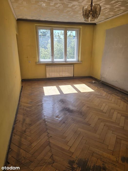 Mieszkanie z Co i balkonem. Możliwość remontu!