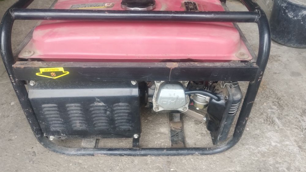 Продам генератор бензиновий. 2-KW
