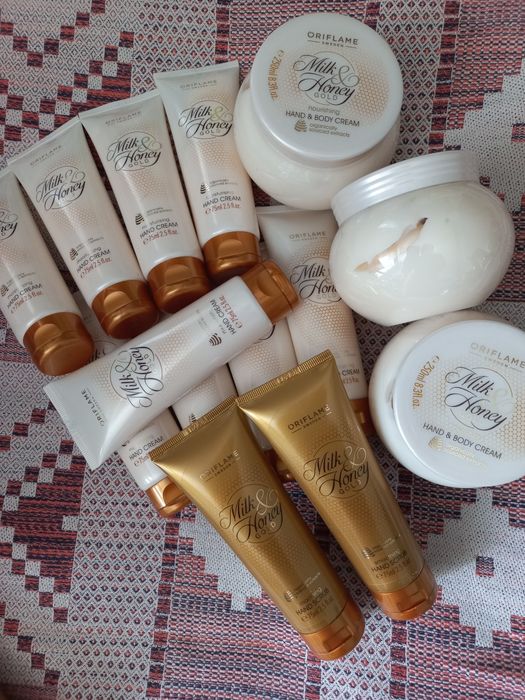 Крем для рук и тiла скраб Молоко мед Oriflame