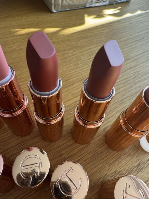 Ponadka Charlotte Tilbury