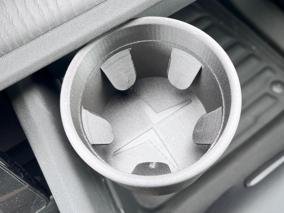 Додатковий підстаканник Polestar 2 в салон бардачок