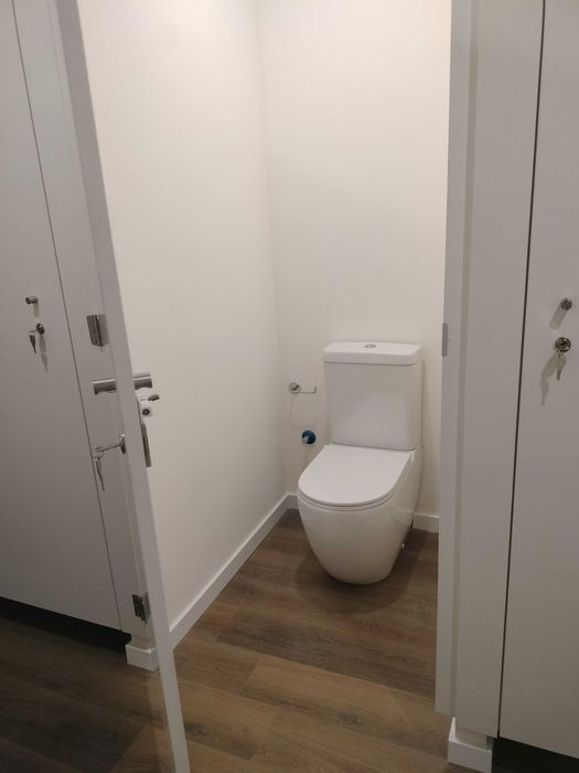 Escritório Novo com WC Privado