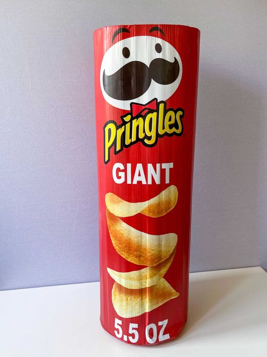 Велика упаковка Pringles 1 м — реквізит для зйомок, свят — без чіпсів