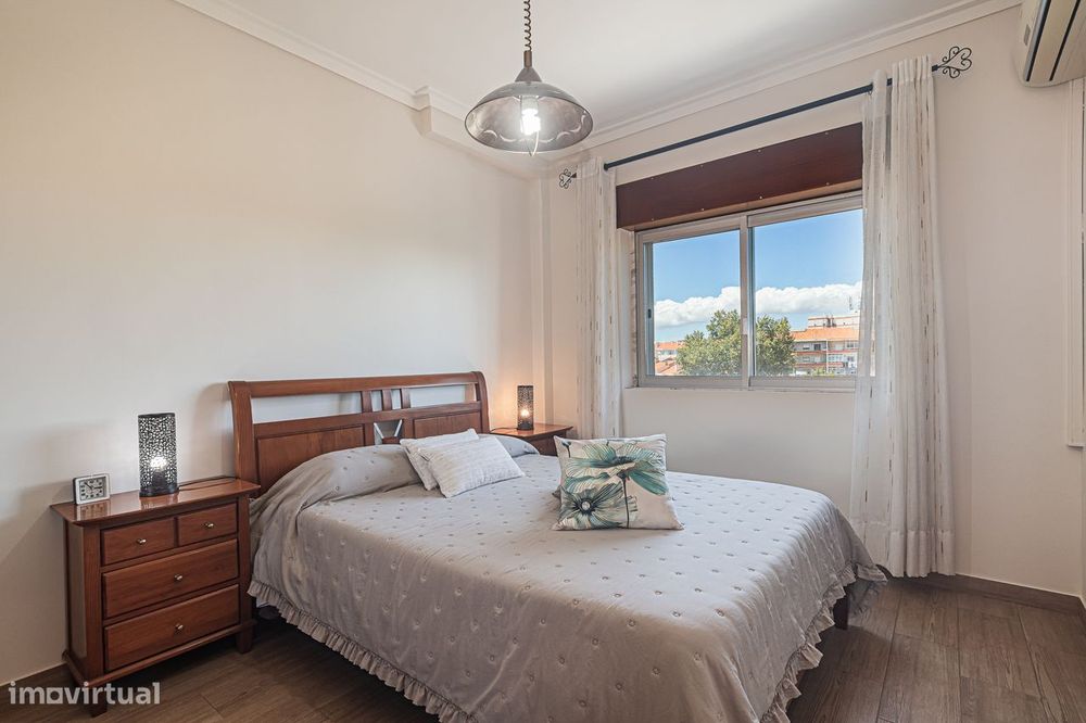 Apartamento T2 em Amora - Cruz de Pau