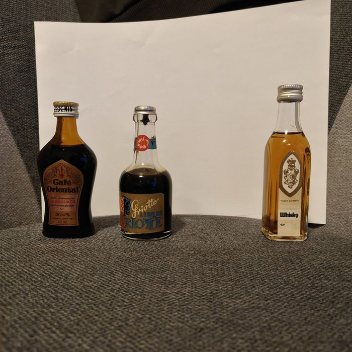 Buteleczki kolekcjonerskie lata 80-90