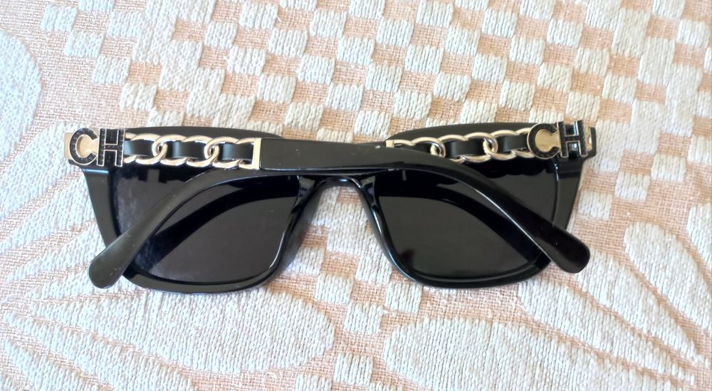 Óculos de sol CH
