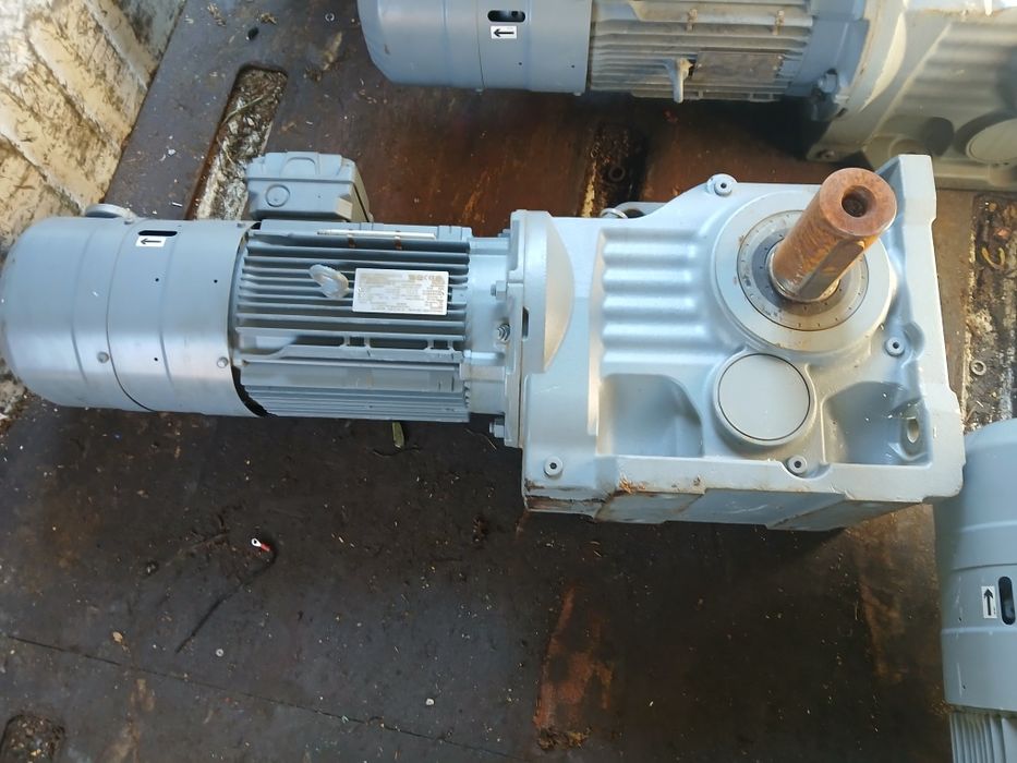 Motoreduktor 3 kw 14 obr.