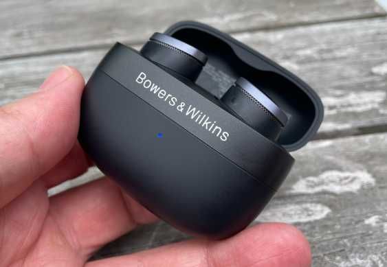 Auscultadores Wireless Bowers & Wilkins PI8 [Preto]