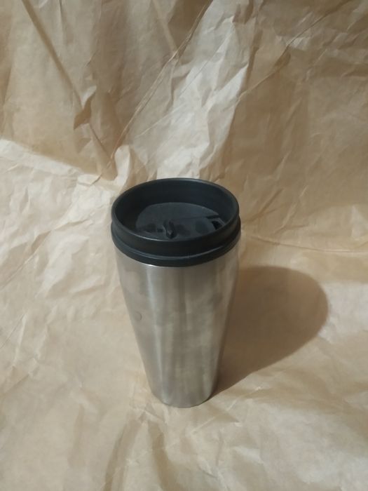 продам термос с ручкой и кружкой вместе