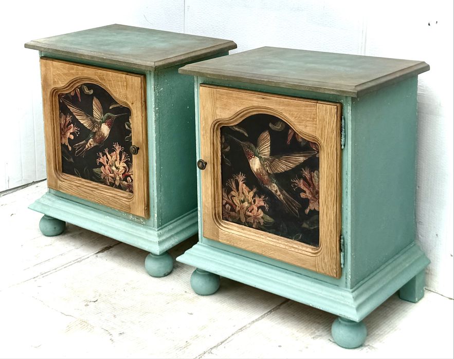 Para wyjątkowych szafek nocnych w stylu vintage / shabby chic rustykalne