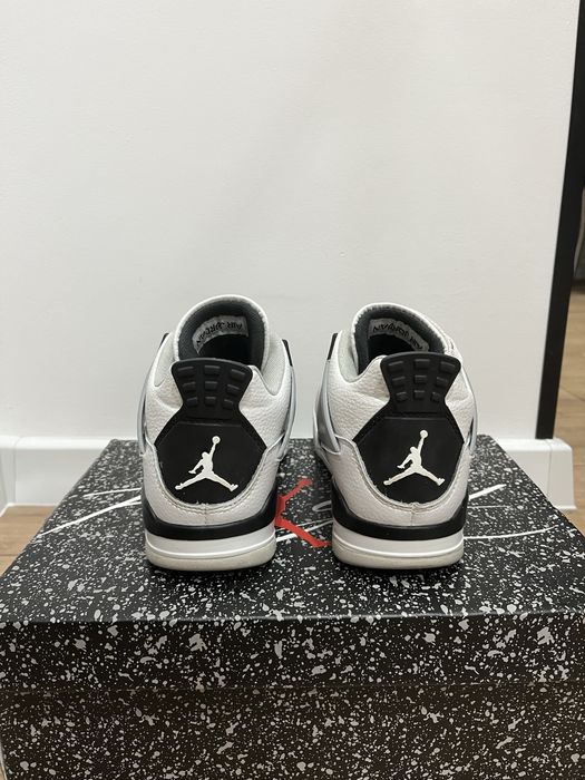 Jordan 4 Military Black rozmiar 38