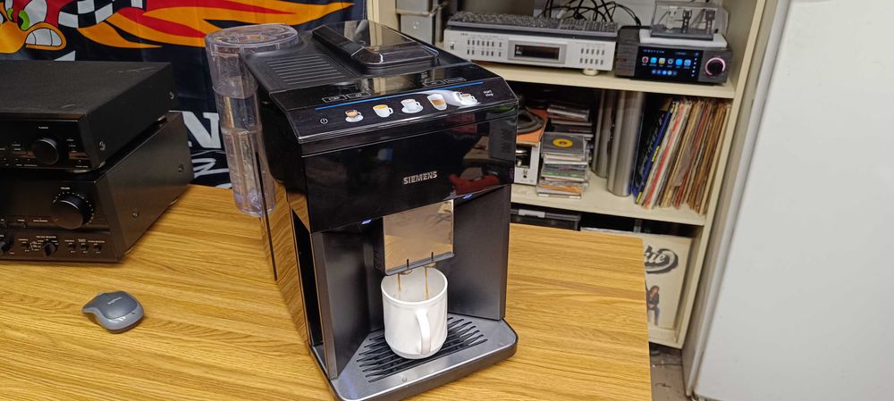 Кофемашина -Кавоварка Siemens  EQ 500 integral