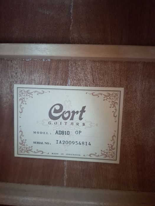 Продам нову акустичну гітару Cort AD810 OP
​Продаю абсолютно нову