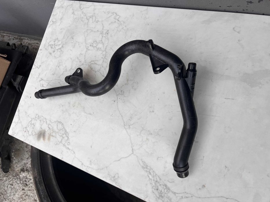Патрубок BMW E39 X5 E70 Трубка охлаждения БМВ Е39 Е70 7802629 7806706