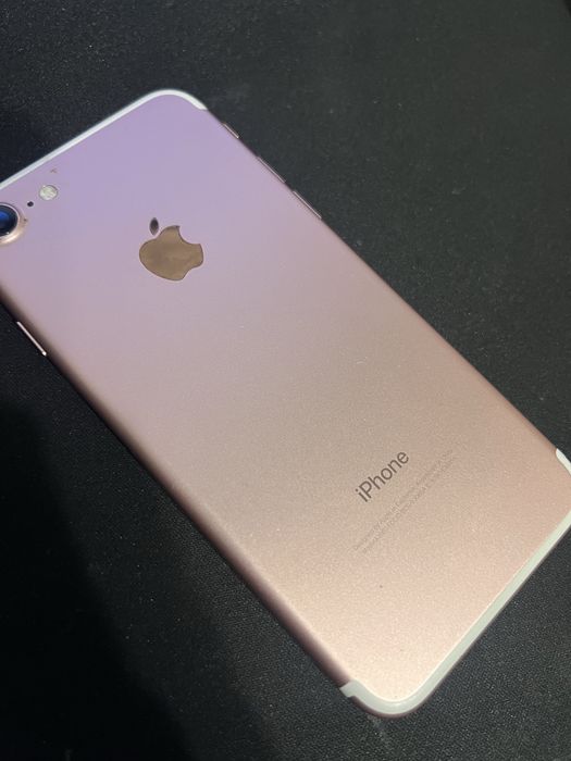 Продам iphone 7, rose gold, 32gb на запчастини або під ремонт