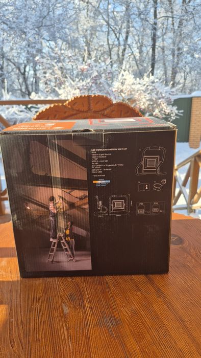 Прожектор  LEDVANCE 20W. WORKLIGHT BATTERY R - STAND.С  аккумулятором.