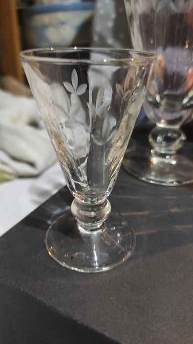 Taças variados tamanhos de cristal