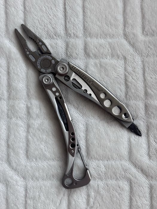 Leatherman skeletool