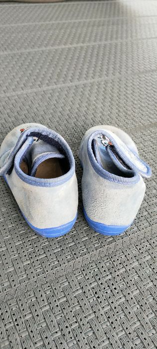 Buty kapcie dziecięce rozmiar 19